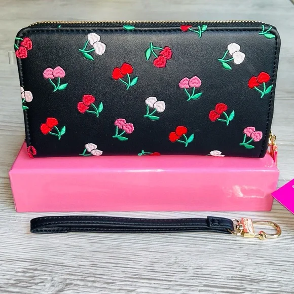 🍒 Betsey Johnson Cherry Embroidered Wallet NWT - Picture 3 of 10